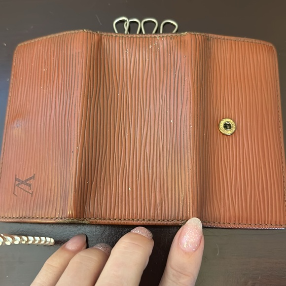Louis Vuitton epi key holder . Good condition - Picture 3 of 4